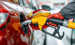 Benzine bir zam daha: Pazartesi tabelaya yansıyacak