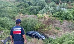 Bilecik'te otomobil dere yatağına uçtu, sürücüsü yaralandı