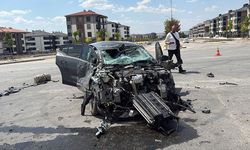 Eskişehir’de otomobil tuğla yüklü tırla çarpıştı: 1 yaralı