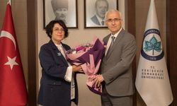 ESOGÜ'de devir teslim: Yeni rektör Prof. Dr. Gümüşsoy görevine başladı