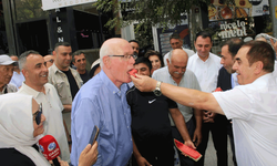 “Garibanın yanında duran…” YENİ Parti önünde karpuzlu mesaj!