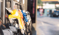 Motorinde tarihi gece: Fiyatlar 3 haneye çıkıyor