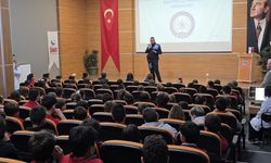 Bilecik'te 120 öğrenciye güvenli internet ve akran zorbalığı eğitimi