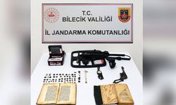 Bilecik’te tarihi eser operasyonu: 51 sikke ele geçirildi