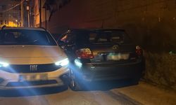 Eskişehir'de alkollü sürücü polisin üzerine araç sürdü, kaçışı kazayla bitti