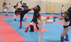 Eskişehir'de genç sporcular haftanın 6 günü karate yapıyor