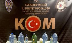 Eskişehir'de iki adrese baskın! Kilolarca uyuşturucu, binlerce hap ele geçirildi