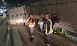 Eskişehir'de kaza: Kamyonet yan yattı, marullar yola saçıldı