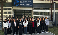 Genç girişimciler Eskişehir Model Fabrika'da üretimi keşfetti
