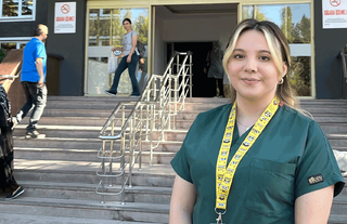 Eskişehir’de gurur kaynağı oldu: Hastanede çalışırken Tıp’ı kazandı