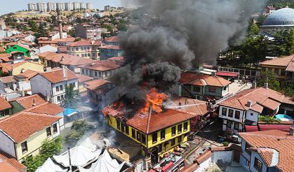Tarihi Odunpazarı Evleri bölgesinde korkutan yangın