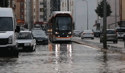 Meteoroloji'nin ardından bir uyarı da Eskişehir Valiliği'nden: Sağanak yağış geliyor