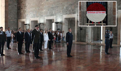 Sivrihisar Eğitim Vakfı’ndan 35. yılda Anıtkabir’e anlamlı ziyaret