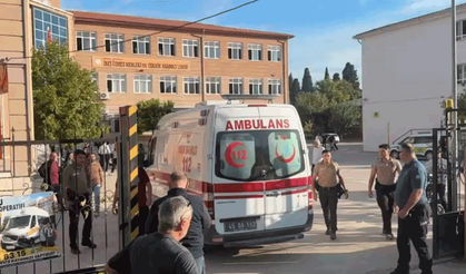 Son dakika! Manisa'da lisenin önünde silahlı saldırı