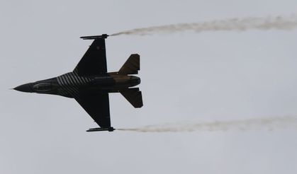 SOLOTÜRK Eskişehir semalarında nefes kesti