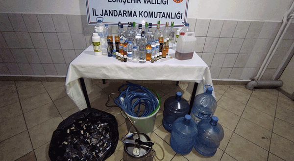 Eskişehir'de kaçak içki üreten ve satan 5 kişi yakalandı