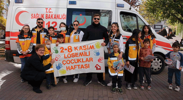 Eskişehir'de ambulans sirenleri lösemili çocuklar için çaldı