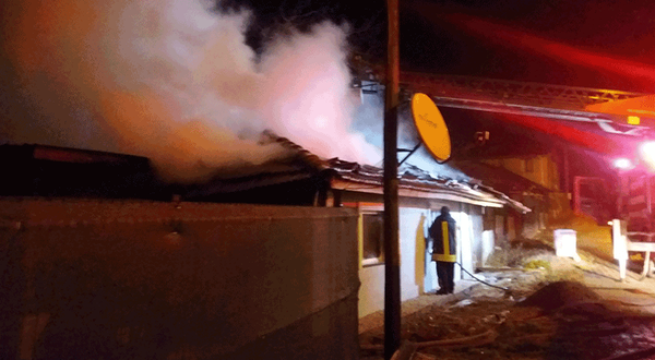 Bilecik'te yangın: Tek katlı ev kullanılmaz hale geldi
