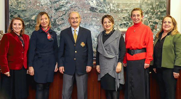 CHP'li kadın meclis üyelerinden Başkan Büyükerşen'e ziyaret