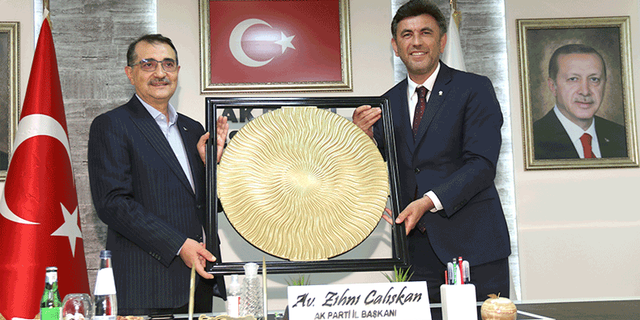 Bakan Dönmez'den AK Parti Eskişehir İl Başkanlığı'na ziyaret