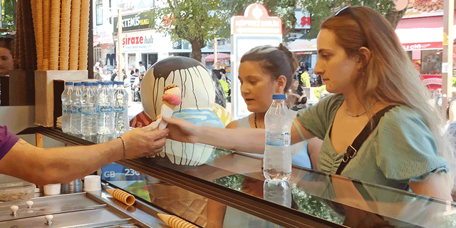 Eskişehir'de dondurmacıların hedefi Kasım ayı