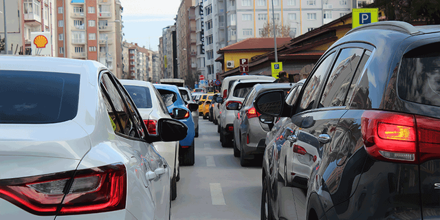 Eskişehir'de araç sayısı artmaya devam ediyor