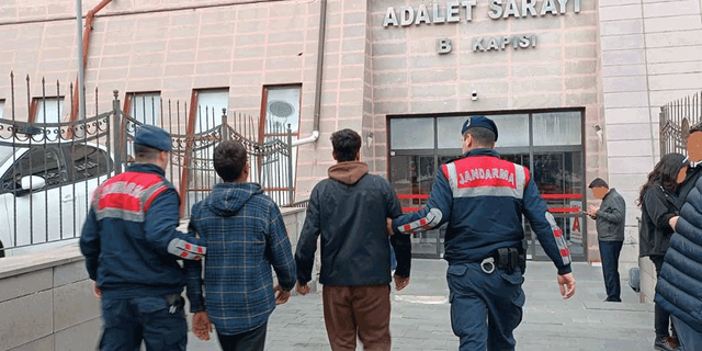 Eskişehir'de otomobil çalan iki kişi tutuklandı