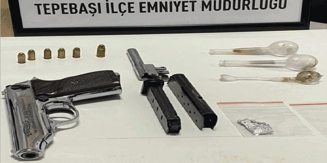 Eskişehir'de silah ve uyuşturucu madde ile yakalandı