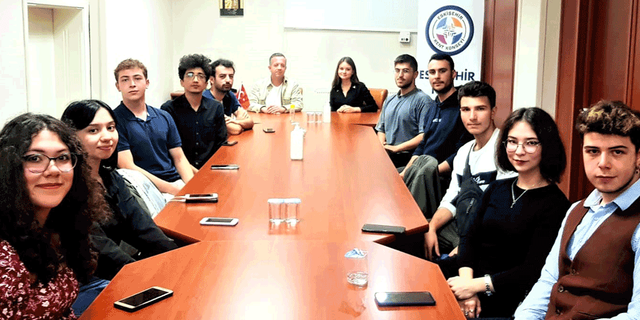 Eskişehir'de gençlerden tıp ve diş hekimliği fakültelerine çağrı