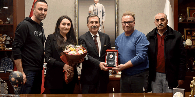 Eskişehir'de gönüllülerden Başkan Ahmet Ataç'a teşekkür