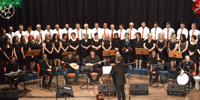 Tepebaşı Belediyesi Türk Halk Müziği Korosu'ndan yeni yıl konseri