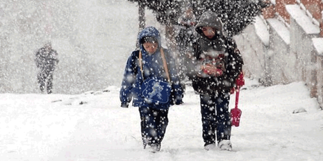 Afyonkarahisar'da okullara kar engeli