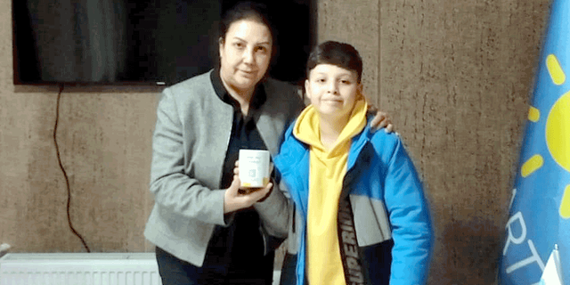 Eskişehir'de küçük Emiralp kumbarasını depremzedelere bağışladı