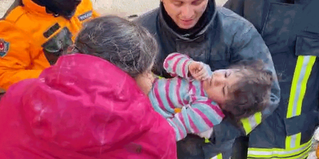 Eskişehirli ekipten depremden 38 saat sonra umut veren kurtarış