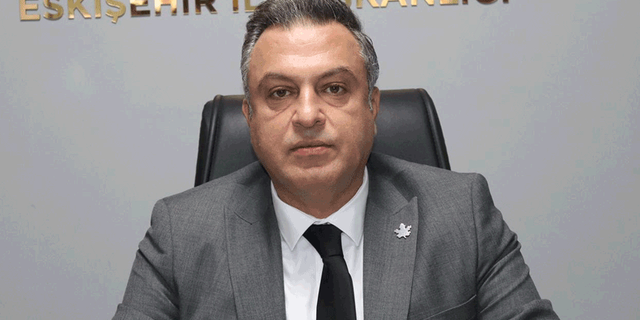 Sayın: Hala çadırı olmayan köyler var, Kızılay'ın stoğu nerede?