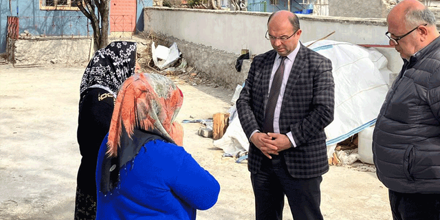 Başkan Tepe'den Seyitgazi'ye gelen depremzedelere ziyaret