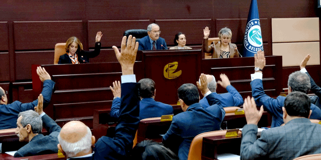Eskişehir Büyükşehir meclisinde iki istifa