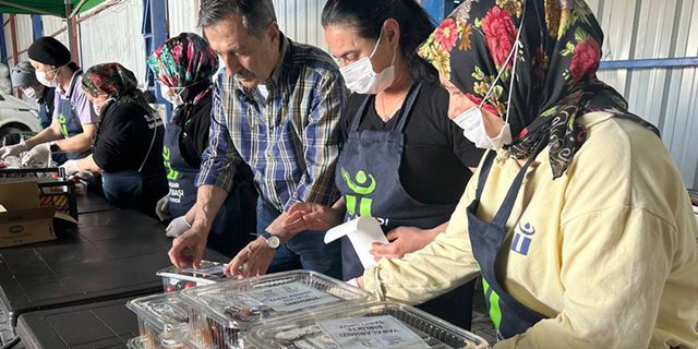 Ataç depremzedeler için kolları sıvadı