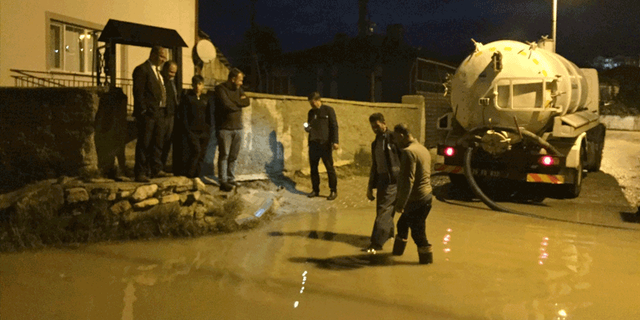 Seyitgazi’de ekipler var gücüyle çalışıyor