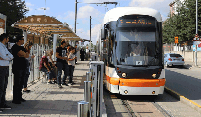 Eskişehir’de tramvaylar yaz uygulamasına geçiyor