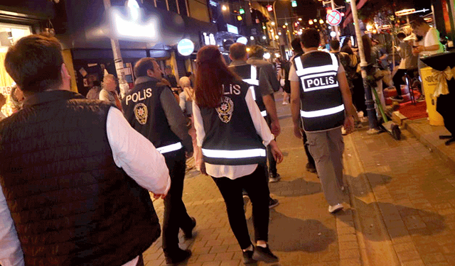 Eskişehir’de zehir tacirleri polis ekiplerinin şüphesiyle yakalandı