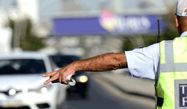 Kütahya'da kaçan araçta uyuşturucu ele geçirildi