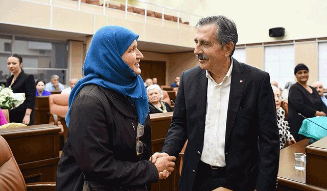 Ahmet Ataç belediyede Tepebaşılı vatandaşları dinledi