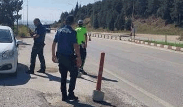 Bilecik'te trafik denetimlerinde 62 sürücüye ceza yağdı