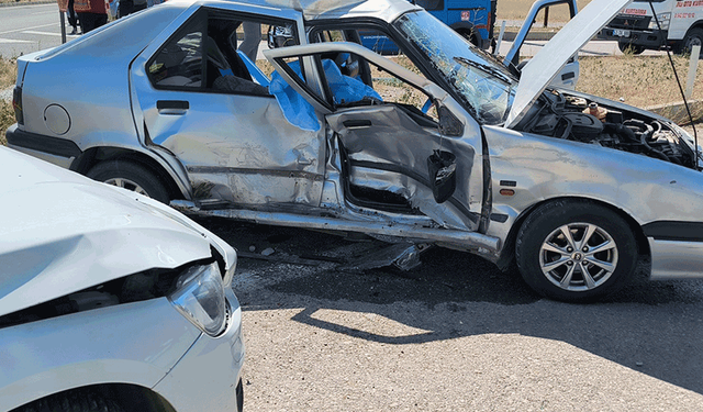 Kütahya'da feci kaza: 1 ölü 2 yaralı