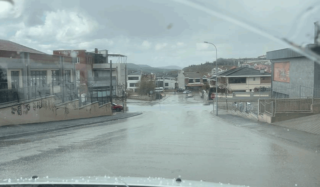 Eskişehir'de bayramın ikinci günü sağanak yağış etkili oldu