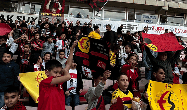 Eskişehirspor’un küçük yürekleri tribünle buluştu!