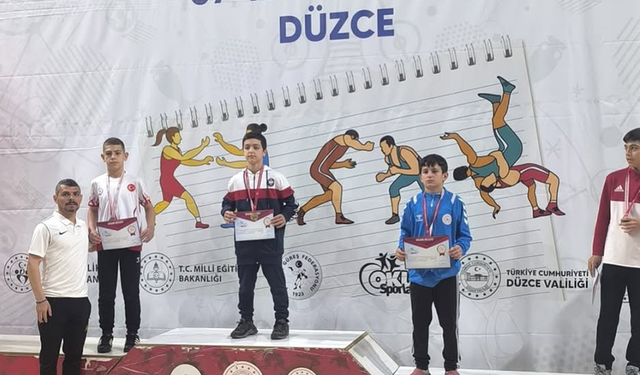 Eskişehirli güreşçi Türkiye şampiyonasında kürsüde