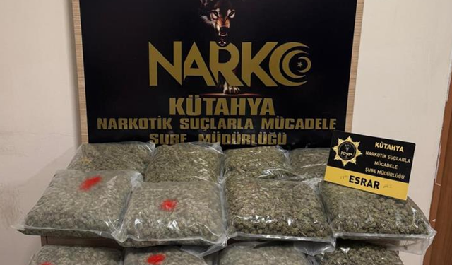Kütahya'da zehirli madde operasyonu, 15 kilo 840 gram esrar ele geçirildi