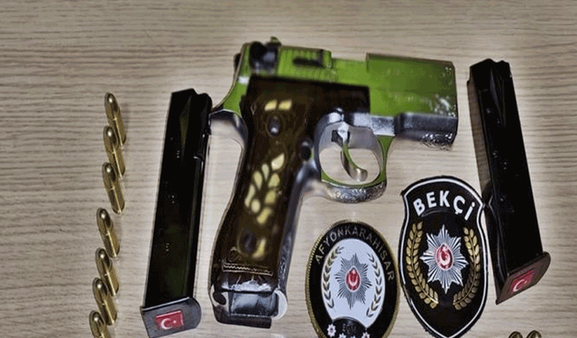 Afyon'da  polis çeşitli suçlardan aranan 20 kişiyi yakaladı